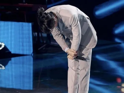 Nhạc sĩ Huy Tuấn đã làm gì mà Sơn Tùng M-TP phải cúi người cảm ơn?