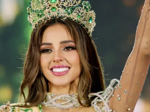 Khoảnh khắc người đẹp có 4,6 triệu người theo dõi đăng quang Hoa hậu Hòa bình