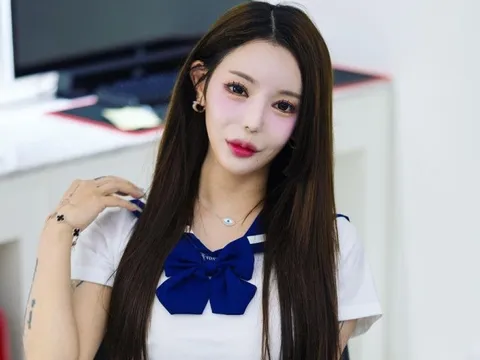 Người mẫu tai tiếng bị cảnh sát xử lý