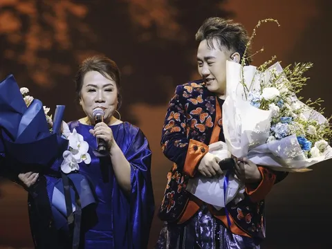 Live show của Trung Quân: Bất ngờ không chỉ ở giọng hát live