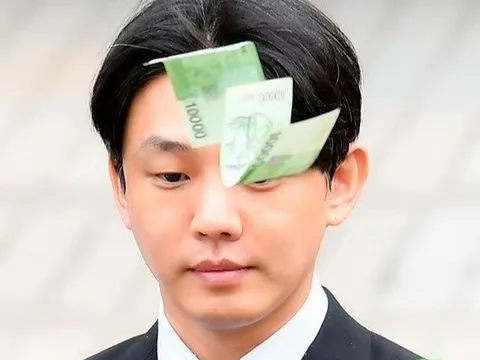 Hàng loạt nghệ sĩ nhúng chàm