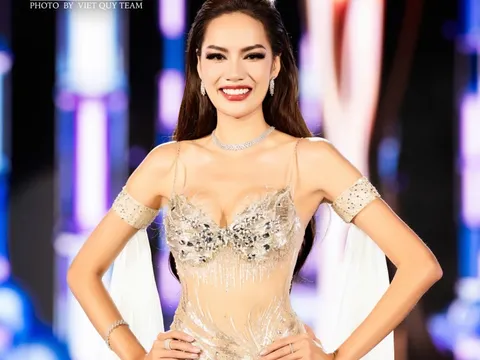 Đằng sau chiếc váy xuyên thấu Lê Hoàng Phương mặc đêm chung kết