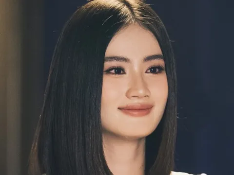 Hoa hậu Ý Nhi tiếp tục xin lỗi