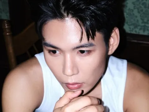 Nam ca sĩ Việt đổi nghệ danh mà khán giả không hiểu đọc kiểu gì