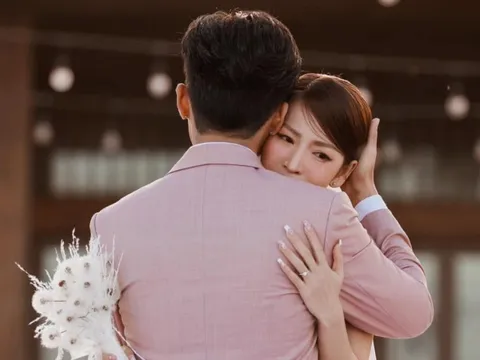 Puka bật khóc trong đám cưới, chú rể Gin Tuấn Kiệt nói không muốn thề hẹn