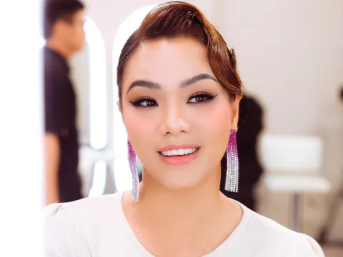Chị đẹp Phương Vy: '15 năm đi hát, tôi không có bạn thân ở showbiz'