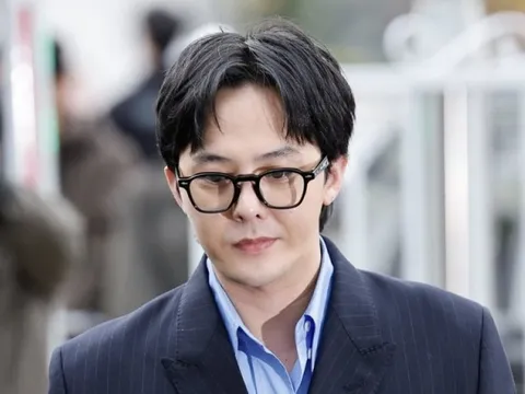 G-Dragon chỉ trích cảnh sát và truyền thông Hàn Quốc