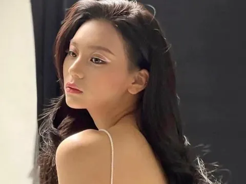 Màn thay đổi của nữ ca sĩ bị chê xấu nhất lịch sử Kpop