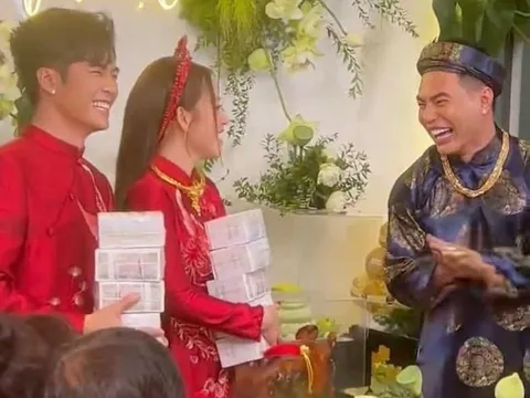Lê Dương Bảo Lâm đeo vàng nặng trĩu, mang 10 cọc tiền lẻ tới mừng cưới Puka - Gin Tuấn Kiệt