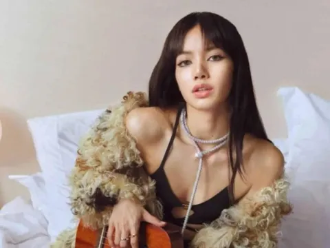 Động thái của các thành viên BlackPink giữa lúc Lisa bị tẩy chay