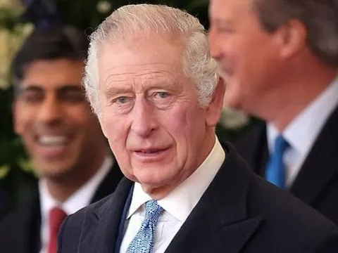 Vua Charles nói tiếng Hàn khi tiếp BlackPink và Tổng thống Yoon Suk Yeol