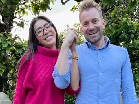 Minh Tú cầu hôn bạn trai Tây