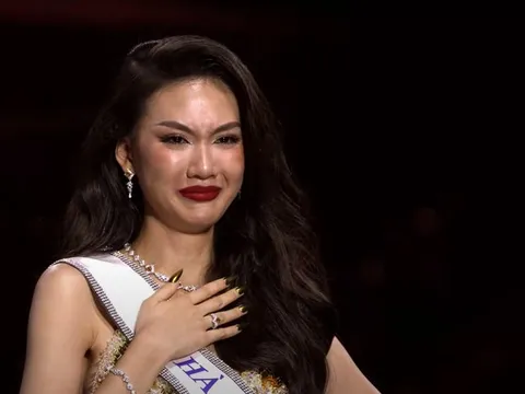 Bùi Quỳnh Hoa khủng hoảng sau ồn ào mua giải, hút bóng cười