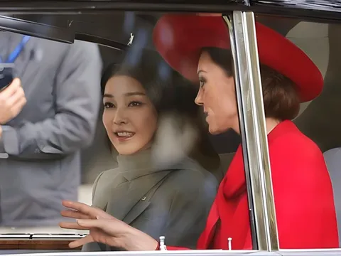 Đệ nhất Phu nhân Hàn Quốc được khen khi đứng cạnh Vương phi Kate