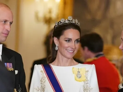 Chiếc vương miện gần 100 năm của Công nương Kate
