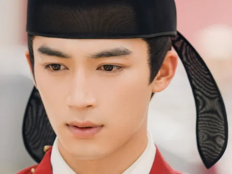 Nam thần cổ trang sinh năm 2002 đang khiến hàng triệu khán giả thương nhớ là ai?