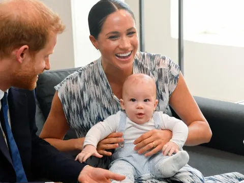 Cuốn sách nói xấu Hoàng gia Anh bị dừng bán