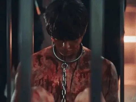 Cảnh khỏa thân của Song Kang gây sốt