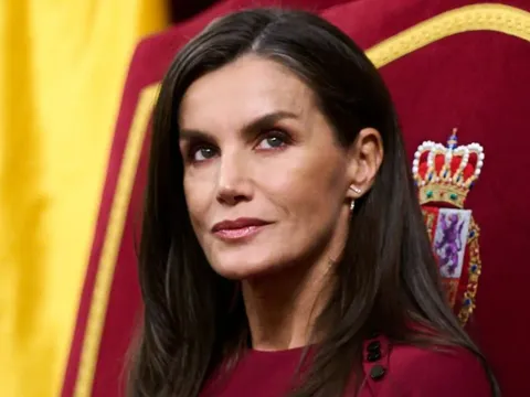 Đến lượt Hoàng gia Tây Ban Nha rung chuyển vì thông tin Hoàng hậu ngoại tình với em rể