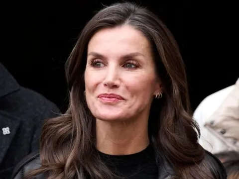 Hoàng hậu Tây Ban Nha không chỉ ngoại tình một lần