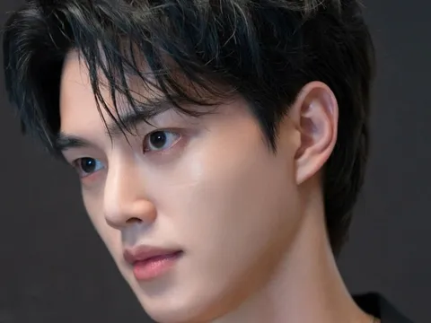 Tài tử Hàn Quốc đẹp trai đến mức được tha thứ dù diễn dở