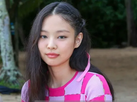 Jennie (BlackPink) gây bão mạng