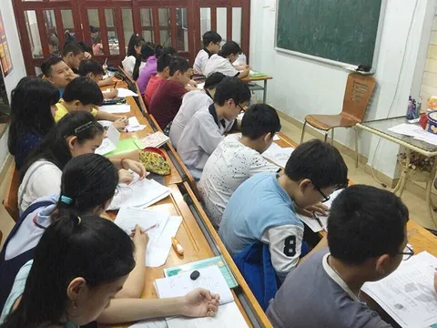 Đề xuất dạy thêm vào danh mục ngành nghề kinh doanh có điều kiện: Làm sao để tránh tràn lan?