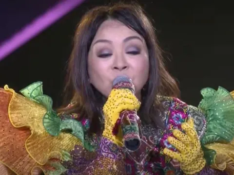 Cách Cú Tây Bắc - danh ca Hương Lan - 'lừa' khán giả ở tuổi U70