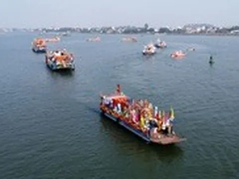 Người dân Biên Hòa nô nức với lễ Nghinh thần