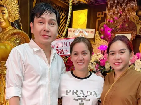 Nghệ sĩ tới giỗ đầu NSƯT Vũ Linh