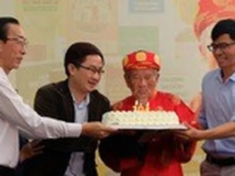 Nhà nghiên cứu Nguyễn Đình Tư viết tự truyện cho hậu thế