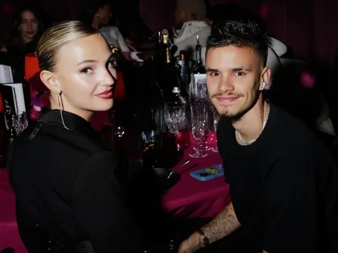 Con trai Beckham chia tay bạn gái sau 5 năm