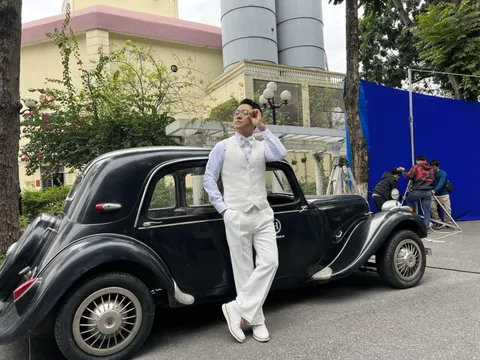 Tuấn Hưng bao rạp xem 'Đào, phở và piano'