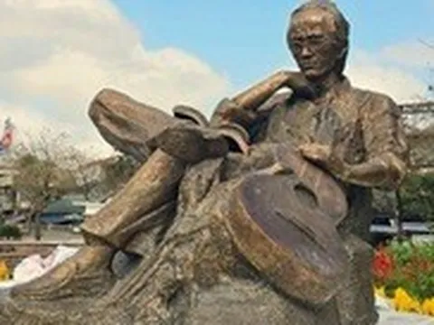 Tượng đồng Trịnh Công Sơn sắp khánh thành ở Huế có gì đặc biệt?