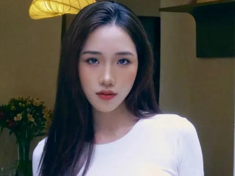 Nữ diễn viên tay ngang đóng vai ả đào trong 'Đào, phở và piano'