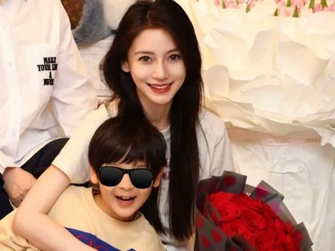 Angelababy công khai ảnh con trai 7 tuổi