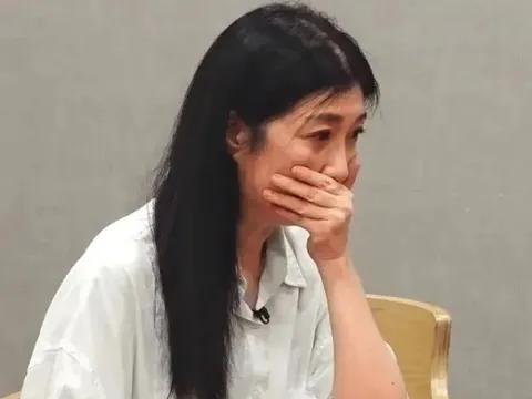 Nữ diễn viên Hoàng Gia Thiên khóc ở họp báo, nói bị chồng đánh suốt 16 năm