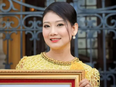 Trịnh Kim Chi, Mỹ Uyên hội ngộ dàn nghệ sĩ phía Bắc tại lễ trao danh hiệu NSND, NSƯT