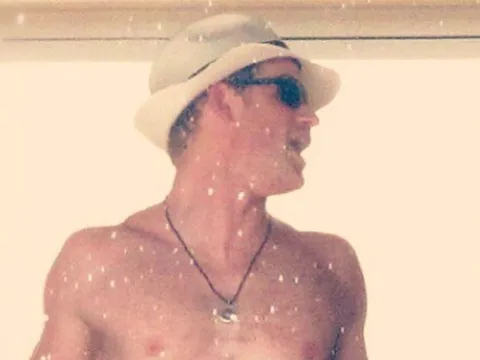 Harry bị dọa tung ảnh nhạy cảm