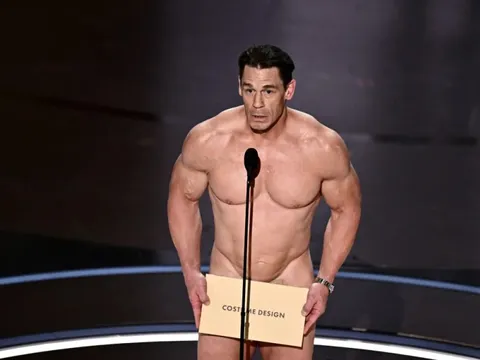 Điều tiếc nuối ở Oscar 2024 ngoài màn khỏa thân gây sốc của John Cena