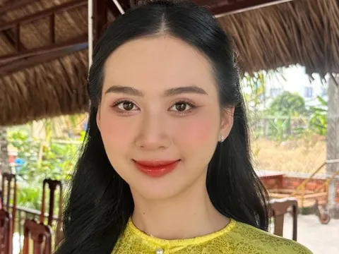 Nhan sắc bạn gái sinh năm 2003 của Hoài Lâm