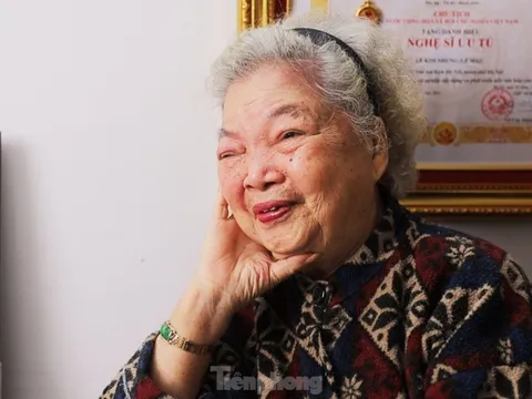 Cuộc sống ở tuổi 87 của nghệ sĩ Lê Mai vừa được phong NSƯT