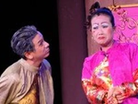 Sân khấu đông ngày nào mừng ngày đó