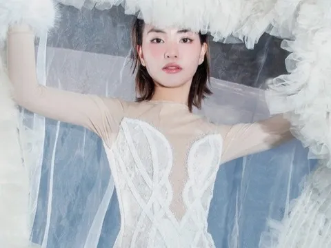 24 người mẫu Việt tạo dáng giữa trời -8 độ C