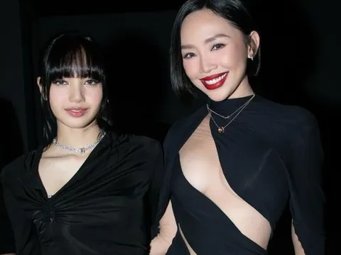 Ca sĩ Tóc Tiên và Lisa (BlackPink) chung khung hình gây sốt