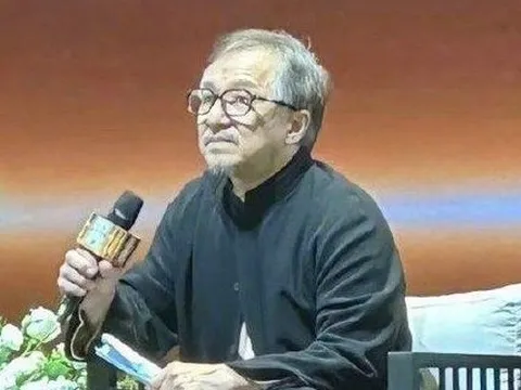 Thành Long trông già nua