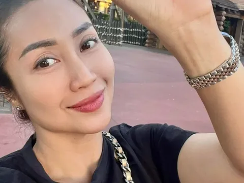 Showbiz 16/3: Ốc Thanh Vân bán hàng online, đi ship hàng ở Australia