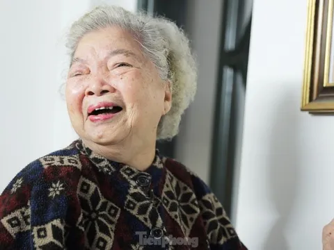 NSƯT Lê Mai: 'Sống cùng con gái Lê Khanh, ngồi trà đá mỗi ngày'