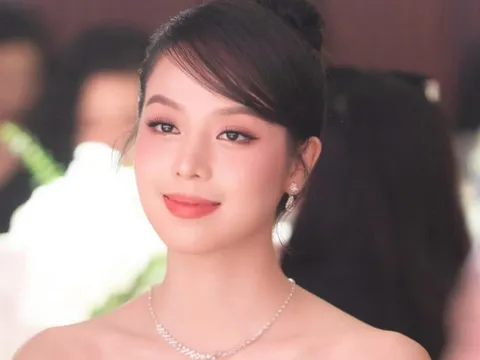 Hoa hậu Thanh Thủy gây chú ý trên trang chủ Hoa hậu Quốc tế