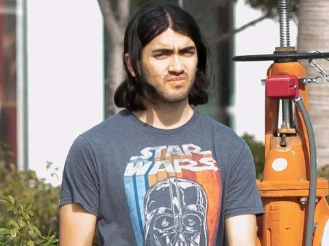 Con trai Michael Jackson kiện bà nội